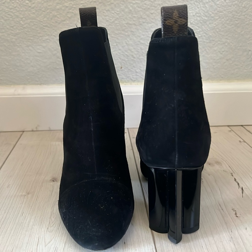 Black bootie